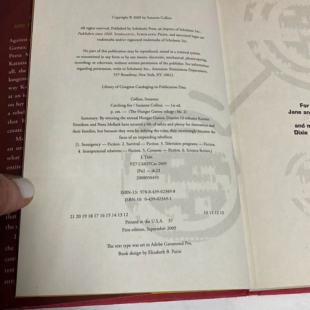 Catching Fire - The Hunger Games Hardcover - Picture 4 of 5